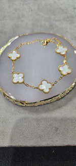Load image into Gallery viewer, White Clover Bracelet 18K Gold Plated
