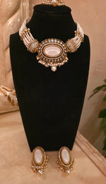 Load image into Gallery viewer, White Choker